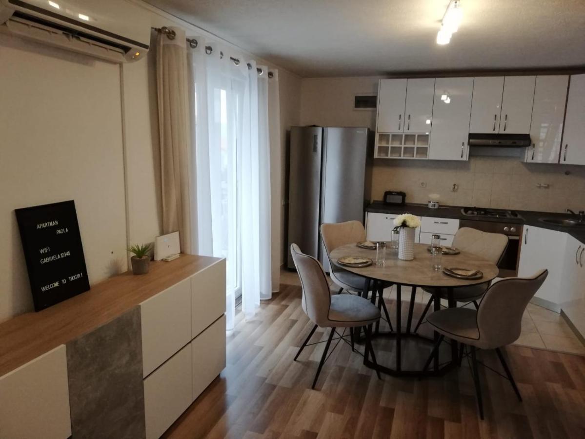 Apartments Paola Trogir Bilik gambar