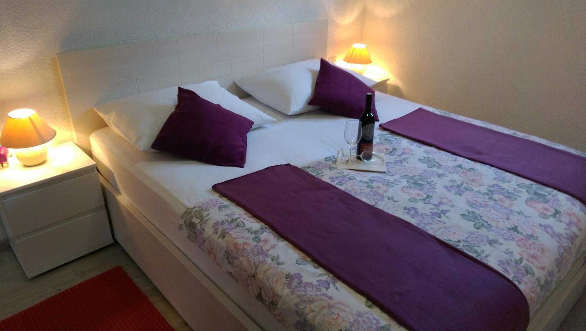 Apartments Paola Trogir Bilik gambar