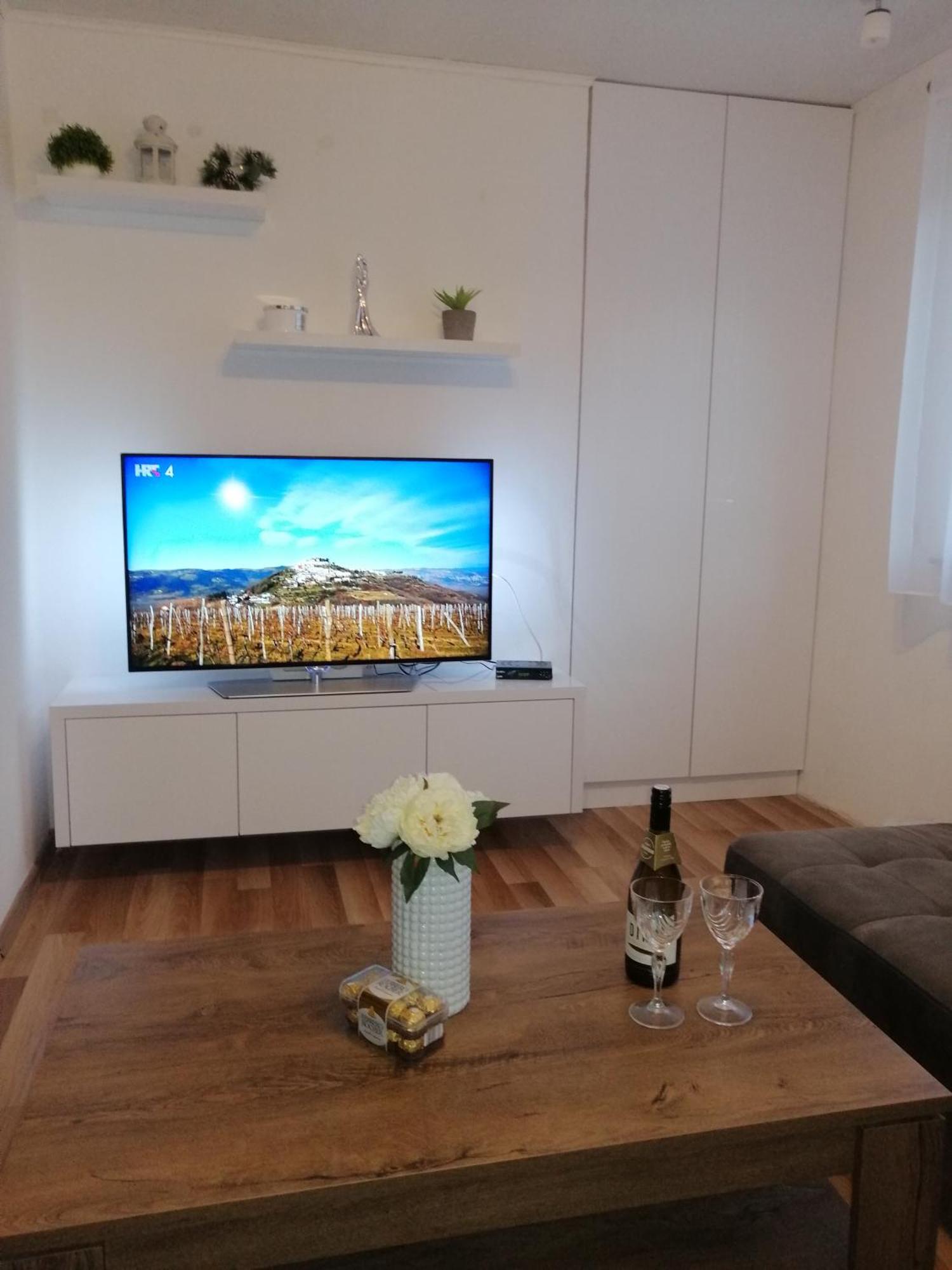 Apartments Paola Trogir Bilik gambar