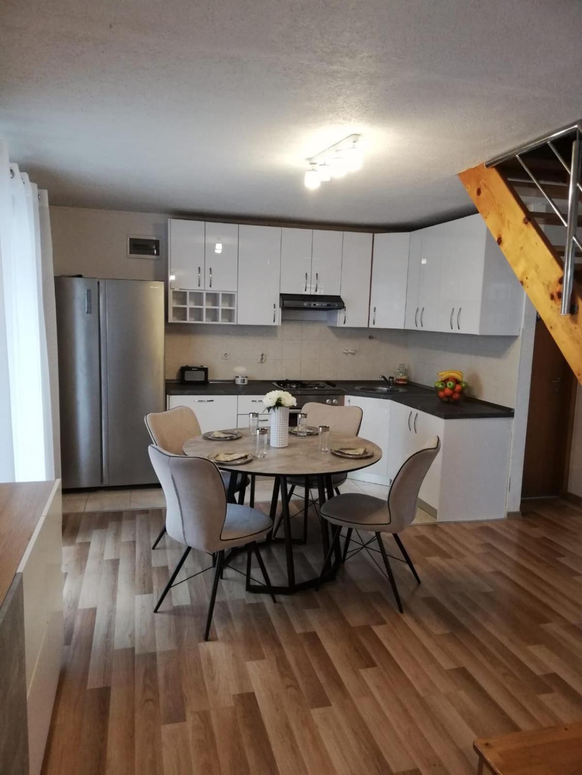 Apartments Paola Trogir Bilik gambar